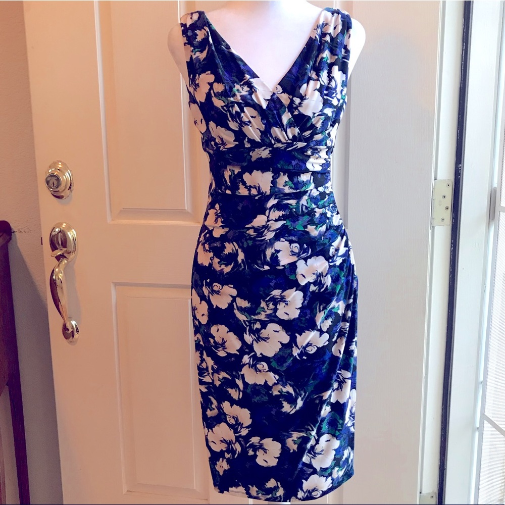 Fitted stretchy dress, floral size 4 EUC